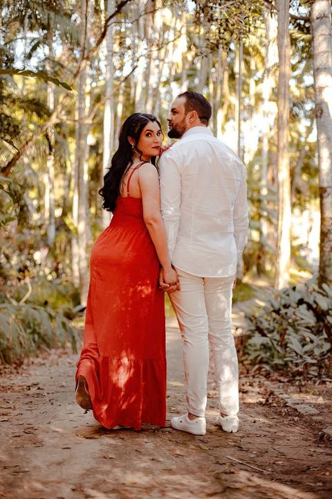 As melhores ideias e inspirações criativas de fotos de ensaio pré wedding no Jardim Botânico'