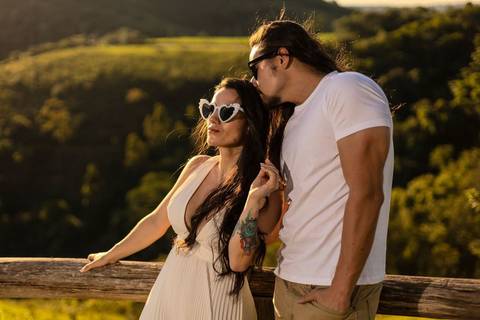 As melhores ideias e inspirações criativas de fotos de ensaio pré wedding em São Roque no Mirante do Saboó'