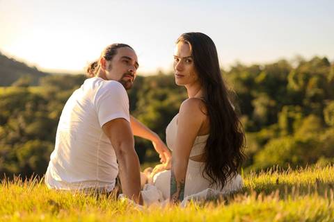 As melhores ideias e inspirações criativas de fotos de ensaio pré wedding em São Roque no Mirante do Saboó'