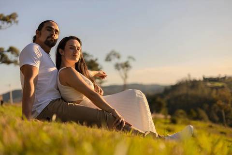 As melhores ideias e inspirações criativas de fotos de ensaio pré wedding em São Roque no Mirante do Saboó'