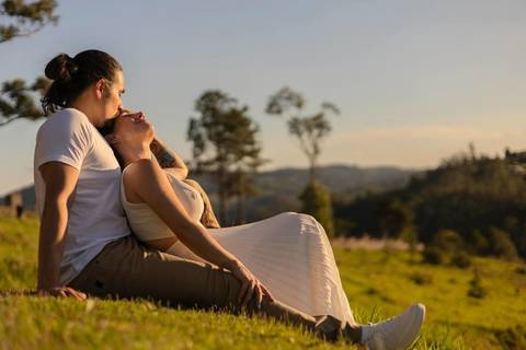 As melhores ideias e inspirações criativas de fotos de ensaio pré wedding em São Roque no Mirante do Saboó'