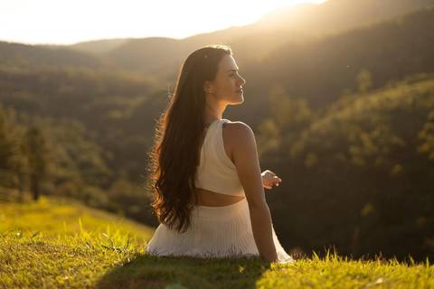 As melhores ideias e inspirações criativas de fotos de ensaio pré wedding em São Roque no Mirante do Saboó'