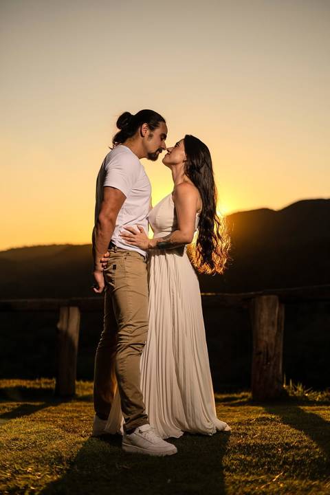 As melhores ideias e inspirações criativas de fotos de ensaio pré wedding em São Roque no Mirante do Saboó'