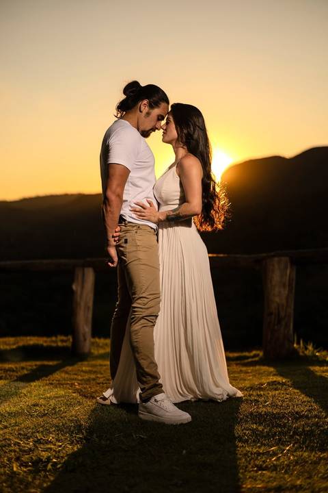 As melhores ideias e inspirações criativas de fotos de ensaio pré wedding em São Roque no Mirante do Saboó'