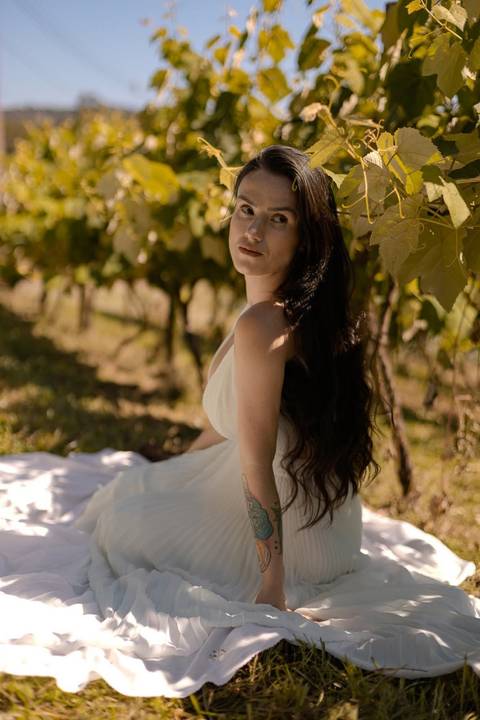 As melhores ideias e inspirações criativas de fotos de ensaio pré wedding em São Roque - Vinícola XV de Novembro'