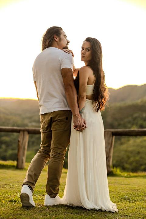 As melhores ideias e inspirações criativas de fotos de ensaio pré wedding em São Roque no Mirante do Saboó'