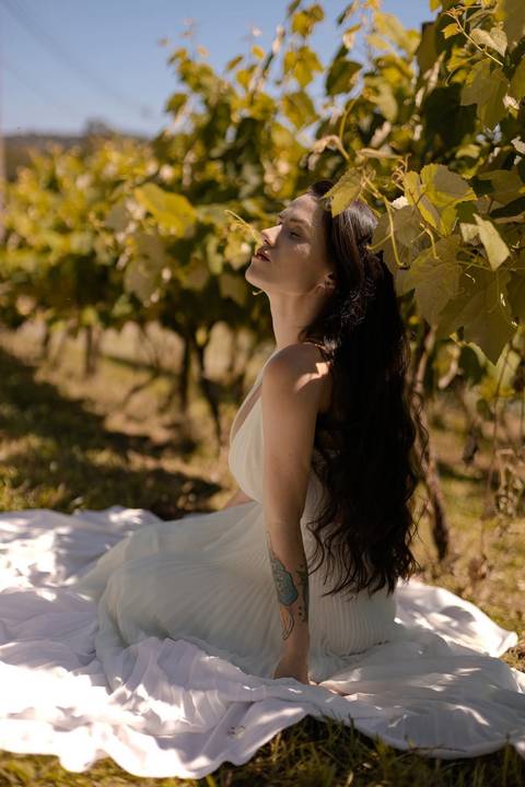 As melhores ideias e inspirações criativas de fotos de ensaio pré wedding em São Roque - Vinícola XV de Novembro'