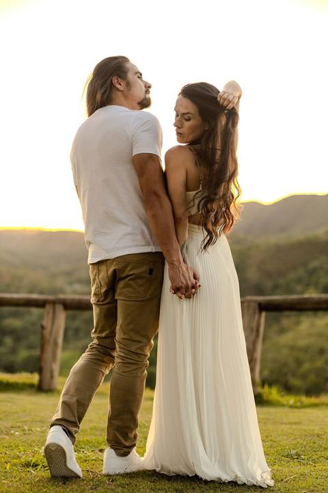 As melhores ideias e inspirações criativas de fotos de ensaio pré wedding em São Roque no Mirante do Saboó'