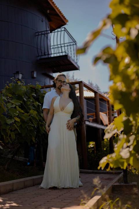 As melhores ideias e inspirações criativas de fotos de ensaio pré wedding em São Roque - Vinícola XV de Novembro'