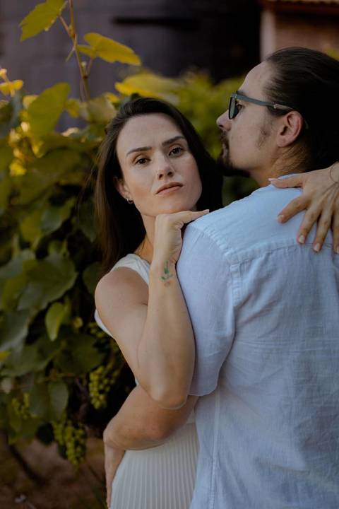 As melhores ideias e inspirações criativas de fotos de ensaio pré wedding em São Roque - Vinícola XV de Novembro'