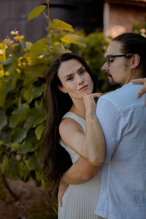 As melhores ideias e inspirações criativas de fotos de ensaio pré wedding em São Roque - Vinícola XV de Novembro'