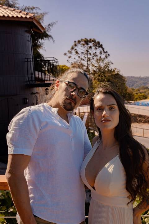 As melhores ideias e inspirações criativas de fotos de ensaio pré wedding em São Roque - Vinícola XV de Novembro'