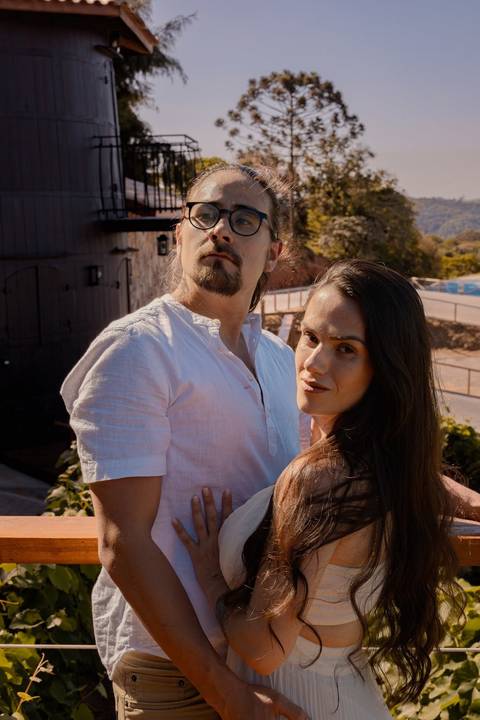 As melhores ideias e inspirações criativas de fotos de ensaio pré wedding em São Roque - Vinícola XV de Novembro'