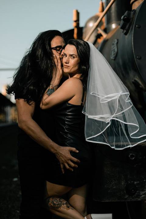 As melhores ideias e inspirações criativas de fotos de ensaio pré wedding em São Roque na Maria Fumaça'