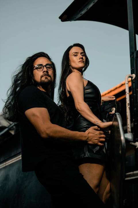 As melhores ideias e inspirações criativas de fotos de ensaio pré wedding em São Roque na Maria Fumaça'