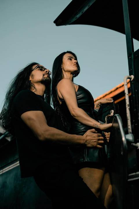 As melhores ideias e inspirações criativas de fotos de ensaio pré wedding em São Roque na Maria Fumaça'