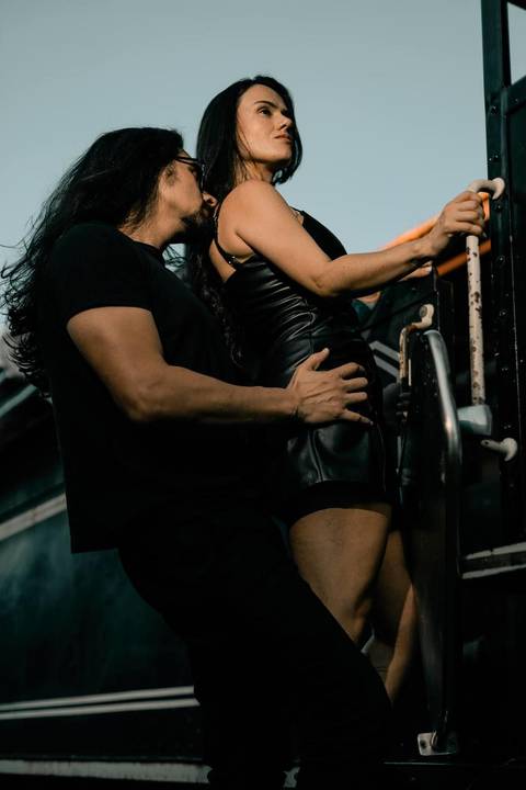 As melhores ideias e inspirações criativas de fotos de ensaio pré wedding em São Roque na Maria Fumaça'