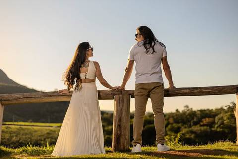As melhores ideias e inspirações criativas de fotos de ensaio pré wedding em São Roque no Mirante do Saboó'