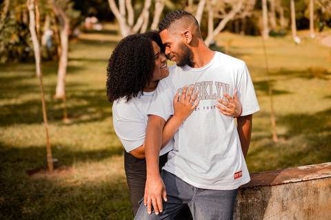 As melhores ideias e inspirações criativas de fotos de ensaio pré wedding no Jardim Botânico'