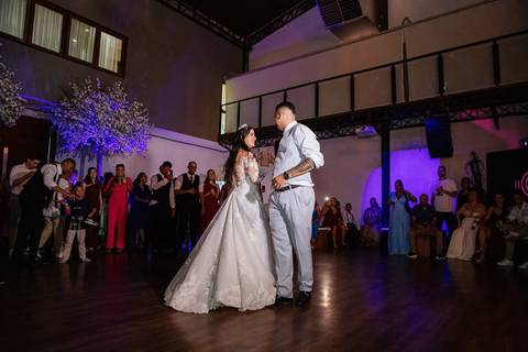 As melhores ideias e inspirações criativas de fotos de casamento no Espaço Villa das Estações Buffet'