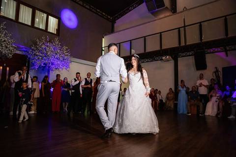 As melhores ideias e inspirações criativas de fotos de casamento no Espaço Villa das Estações Buffet'