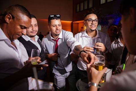 As melhores ideias e inspirações criativas de fotos de casamento no Espaço Villa das Estações Buffet'