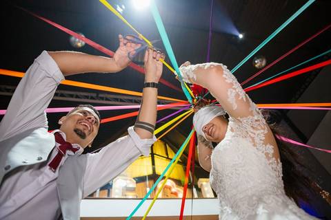 As melhores ideias e inspirações criativas de fotos de casamento no Espaço Villa das Estações Buffet'