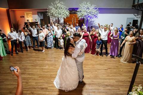 As melhores ideias e inspirações criativas de fotos de casamento no Espaço Villa das Estações Buffet'