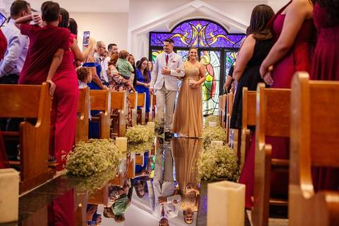 As melhores ideias e inspirações criativas de fotos de casamento na Cerimônia na Igreja Santuário Nossa Senhora de Fátima'