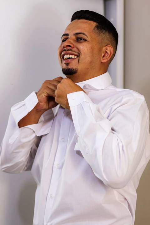 As melhores ideias e inspirações criativas de fotos de casamento do making of do Noivo em sua Residência '