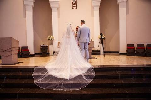 As melhores ideias e inspirações criativas de fotos de casamento na Cerimônia na Igreja Santuário Nossa Senhora de Fátima'