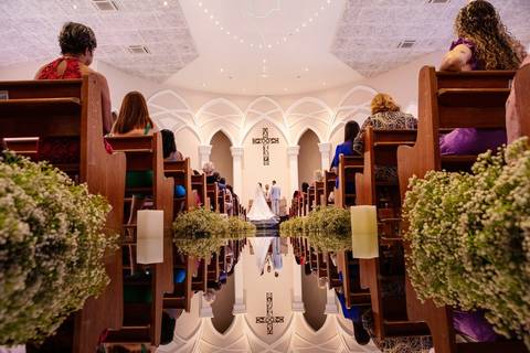 As melhores ideias e inspirações criativas de fotos de casamento na Cerimônia na Igreja Santuário Nossa Senhora de Fátima'