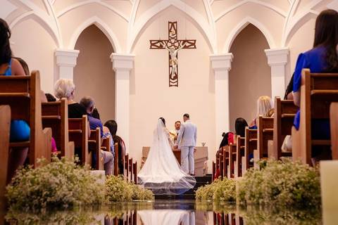 As melhores ideias e inspirações criativas de fotos de casamento na Cerimônia na Igreja Santuário Nossa Senhora de Fátima'