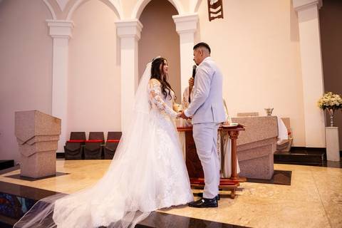 As melhores ideias e inspirações criativas de fotos de casamento na Cerimônia na Igreja Santuário Nossa Senhora de Fátima'