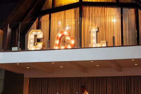 As melhores ideias e inspirações criativas de fotos de casamento no Espaço Villa das Estações Buffet'