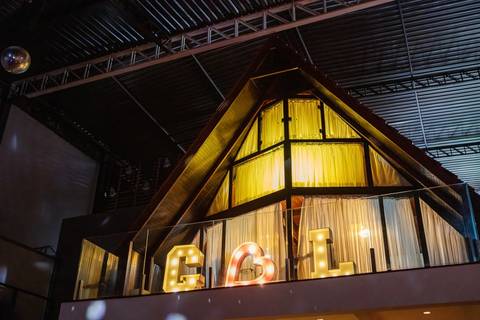 As melhores ideias e inspirações criativas de fotos de casamento no Espaço Villa das Estações Buffet'