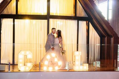 As melhores ideias e inspirações criativas de fotos de casamento no Espaço Villa das Estações Buffet'