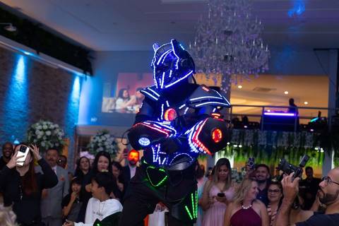 As melhores ideias e inspirações criativas de fotos de casamento registradas por fotógrafos profissionais de eventos da empresa Criativus Foto e Vídeo na recepção protocolar no Espaço Reis Quinta dos Sonhos'