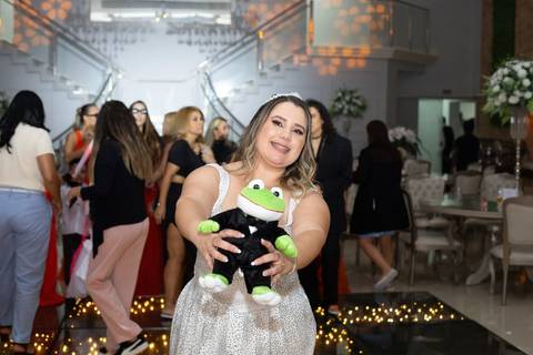 As melhores ideias e inspirações criativas de fotos de casamento registradas por fotógrafos profissionais de eventos da empresa Criativus Foto e Vídeo na recepção protocolar no Espaço Reis Quinta dos Sonhos'