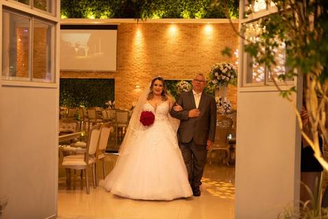 As melhores ideias e inspirações criativas de fotos de casamento registradas por fotógrafos profissionais de eventos da empresa Criativus Foto e Vídeo no momento da cerimônia Espaço Reis Quinta dos Sonhos'