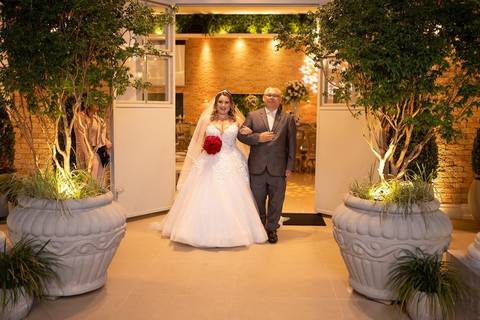 As melhores ideias e inspirações criativas de fotos de casamento registradas por fotógrafos profissionais de eventos da empresa Criativus Foto e Vídeo no momento da cerimônia Espaço Reis Quinta dos Sonhos'