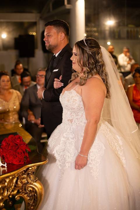 As melhores ideias e inspirações criativas de fotos de casamento registradas por fotógrafos profissionais de eventos da empresa Criativus Foto e Vídeo no momento da cerimônia Espaço Reis Quinta dos Sonhos'