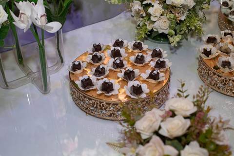 As melhores ideias e inspirações criativas de fotos de casamento registradas por fotógrafos profissionais de eventos da empresa Criativus Foto e Vídeo no Espaço Reis Quinta dos Sonhos'