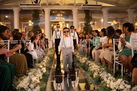 As melhores ideias e inspirações criativas de fotos de casamento registradas por fotógrafos profissionais de eventos da empresa Criativus Foto e Vídeo no momento da cerimônia Espaço Reis Quinta dos Sonhos'