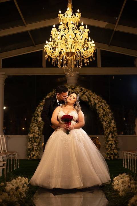 As melhores ideias e inspirações criativas de fotos de casamento registradas por fotógrafos profissionais de eventos da empresa Criativus Foto e Vídeo no momento protocolar no Espaço Reis Quinta dos Sonhos'