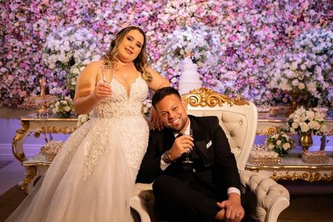 As melhores ideias e inspirações criativas de fotos de casamento registradas por fotógrafos profissionais de eventos da empresa Criativus Foto e Vídeo na recepção protocolar no Espaço Reis Quinta dos Sonhos'