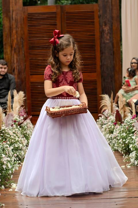 As melhores ideias e inspirações criativas de fotos de casamento registradas por fotógrafos profissionais de eventos da empresa Criativus Foto e Vídeo no Espaço Buffet Ranch Life: Fotos do momento da cerimônia'