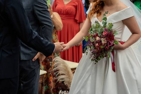 As melhores ideias e inspirações criativas de fotos de casamento registradas por fotógrafos profissionais de eventos da empresa Criativus Foto e Vídeo no Espaço Buffet Ranch Life: Fotos do momento da cerimônia'