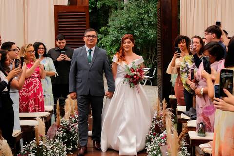 As melhores ideias e inspirações criativas de fotos de casamento registradas por fotógrafos profissionais de eventos da empresa Criativus Foto e Vídeo no Espaço Buffet Ranch Life: Fotos do momento da cerimônia'