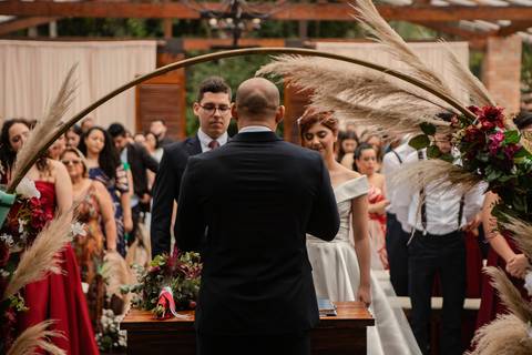 As melhores ideias e inspirações criativas de fotos de casamento registradas por fotógrafos profissionais de eventos da empresa Criativus Foto e Vídeo no Espaço Buffet Ranch Life: Fotos do momento da cerimônia'